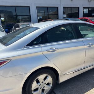 2011 Hyundai SONATA HYBRID BASE 照片 9