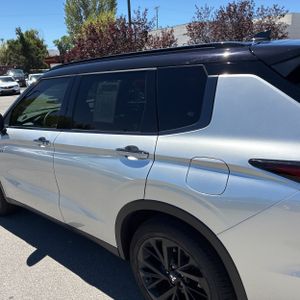 صورة 6 لـ 2025 Mitsubishi OUTLANDER PHEV SEL BLACK EDITION