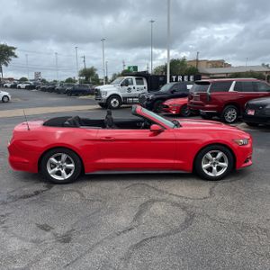 FORD MUSTANG V6 - 10