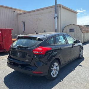 FORD FOCUS SE - 8