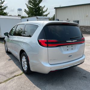 صورة 5 لـ 2024 Chrysler PACIFICA TOURING L