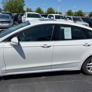 FORD FUSION SE - 4