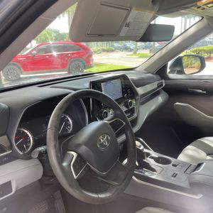 2022 Toyota HIGHLANDER XLE thumbnail 34