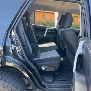 2020 Toyota 4RUNNER SR5 — миниатюра 33