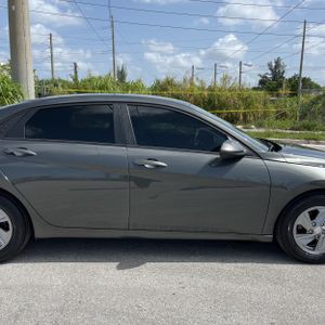 صورة مصغرة 11 لـ 2024 Hyundai ELANTRA SE