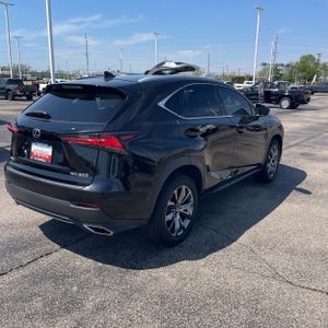 LEXUS NX 300 F SPORT - 8