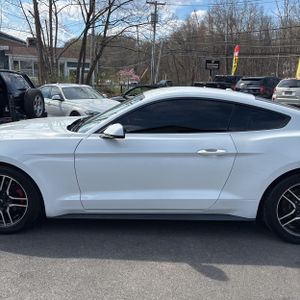 FORD MUSTANG ECOBOOST PREMIUM - 4