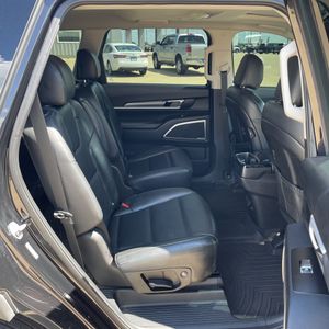 صورة 34 لـ 2021 KIA TELLURIDE S