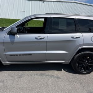 JEEP GRAND CHEROKEE ALTITUDE - 4