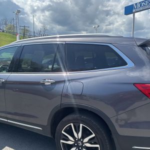 HONDA PILOT TOURING W/REAR CAPTAIN'S CHAIRS - 6