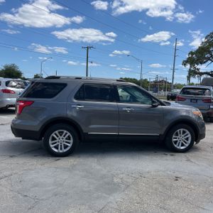 FORD EXPLORER XLT - 10