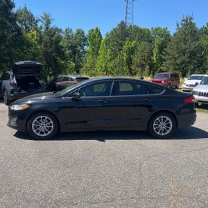 FORD FUSION SE - 3