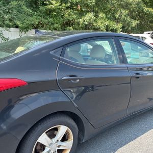 2013 Hyundai ELANTRA GLS 照片 9