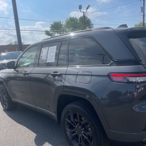 JEEP GRAND CHEROKEE 4XE 30TH ANNIVERSARY - 6