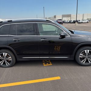 2025 Mercedes-BENZ GLB — миниатюра 11