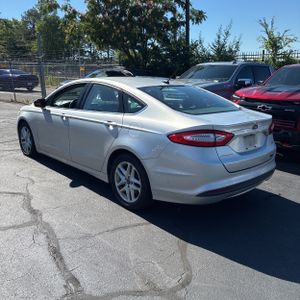 FORD FUSION SE - 4