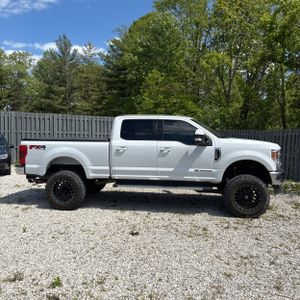 FORD F-250 SUPER DUTY LARIAT - 10