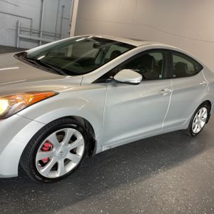 2013 Hyundai ELANTRA LIMITED photo 2