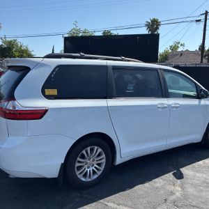 TOYOTA SIENNA - 9