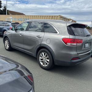 KIA SORENTO LX V6 - 5