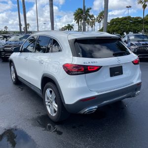 MERCEDES-BENZ GLA - 5