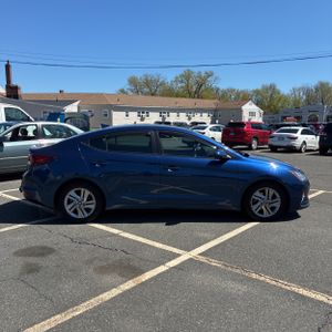 HYUNDAI ELANTRA - 10