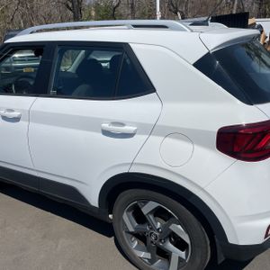 HYUNDAI VENUE SEL - 6