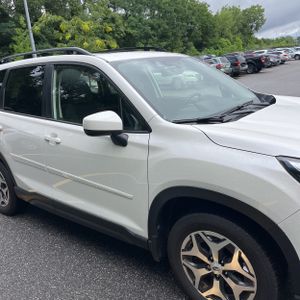 2024 Subaru FORESTER PREMIUM 缩略图 13