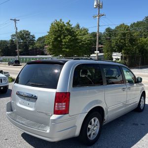 صورة 8 لـ 2010 Chrysler TOWN AND COUNTRY TOURING