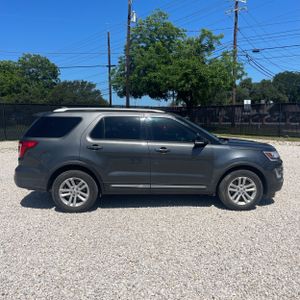 FORD EXPLORER XLT - 10