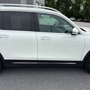 2026 Mercedes-BENZ GLB — миниатюра 11