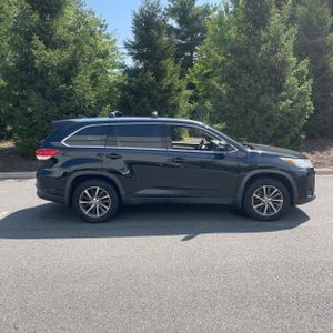 2019 Toyota HIGHLANDER XLE — фото 10