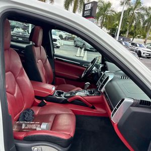 صورة 32 لـ 2016 Porsche CAYENNE BASE