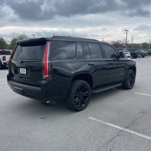 CADILLAC ESCALADE LUXURY - 8