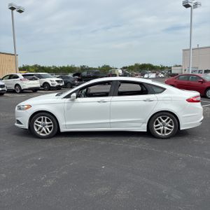 FORD FUSION SE - 3