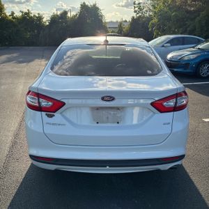 FORD FUSION SE - 6