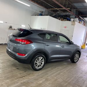 HYUNDAI TUCSON SE - 10