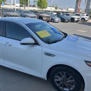 2020 KIA OPTIMA LX — миниатюра 13