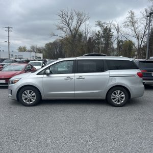 KIA SEDONA LX - 3