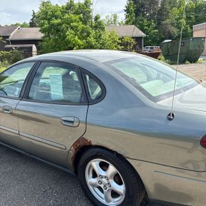 FORD TAURUS SE - 6