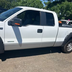 2011 FORD F-150 XLT photo 4