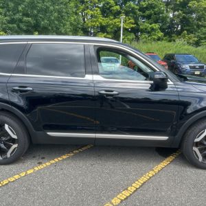 صورة 11 لـ 2024 KIA TELLURIDE S