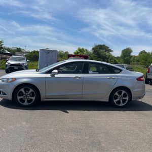 FORD FUSION SE - 3
