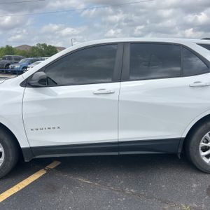 CHEVROLET EQUINOX LS - 4