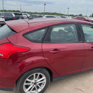FORD FOCUS SE - 8