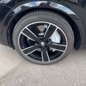 صورة 17 لـ 2020 Porsche CAYENNE TURBO