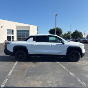 CHEVROLET SILVERADO - 10