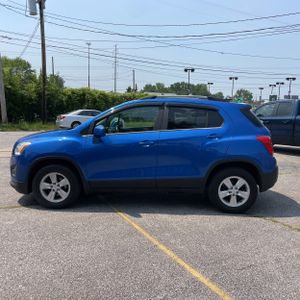2016 Chevrolet TRAX LT photo 2
