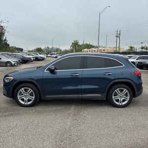 MERCEDES-BENZ GLA - 3