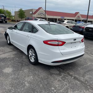 FORD FUSION SE - 4